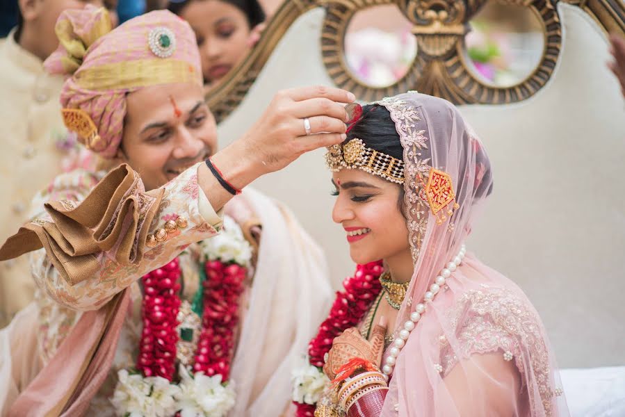 Fotografo di matrimoni Aritra Ray (aritra). Foto del 21 maggio 2020