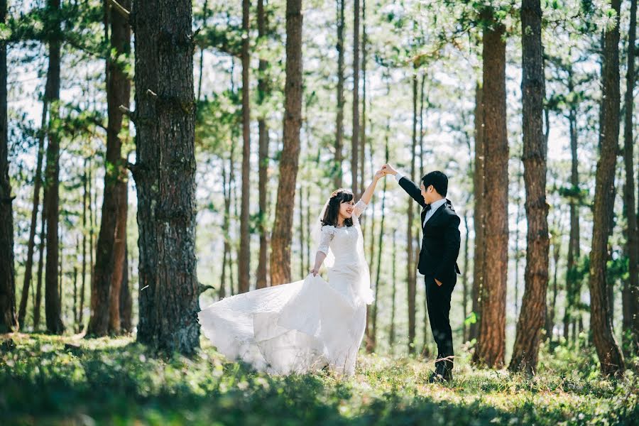 Fotógrafo de casamento Minh Nguyen (minhnguyen0405). Foto de 18 de outubro 2017
