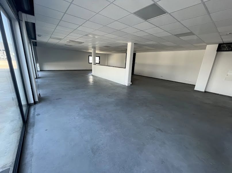 Location  locaux professionnels 2 pièces 150 m² à Lucciana (20290), 1 565 €