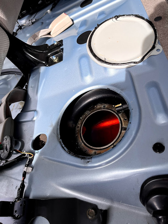 R2の燃料ポンプ交換・燃料フィルター交換に関するカスタム事例の投稿画像2枚目