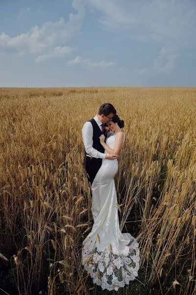 Fotógrafo de casamento Vitaliy Shustrov (vitali). Foto de 14 de abril 2017