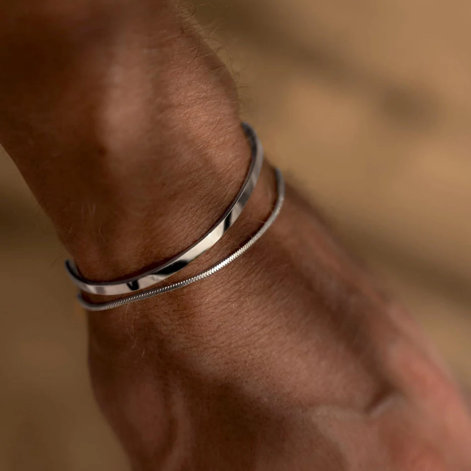 Slangvormige Cubaanse schakelketting armband, C-vormig design, eenvoudig en modieus, stijlvolle damesarmband.