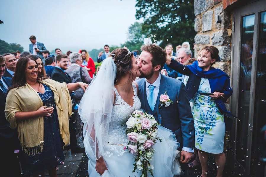 Fotógrafo de casamento Oliver Harris (oliverharriswedd). Foto de 2 de julho 2019