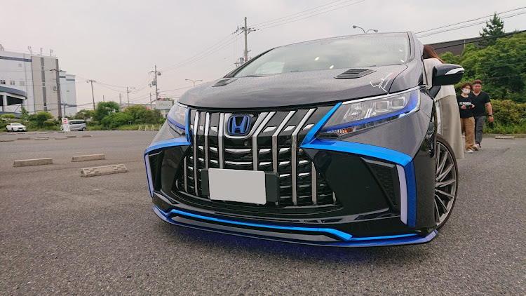 オデッセイのけーすけくんのオデ御披露目⤴️⤴️・ハイマウント取り付け・JIYAOハイマウントストップランプ・仲間に感謝✨・サプライズゲスト登場に関するカスタム事例の投稿画像7枚目