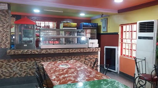 De Nessa, Oguta Road Opposite DMGS behind, Ziks Roundabout, Onitsha, Nigeria, Family Restaurant, state Delta