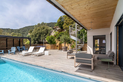Villa with pool and terrace 4