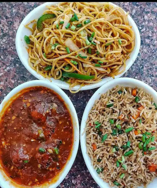 Chicken Noodles/Rice + Chicken Manchurian + Coke Pet (200 Ml)