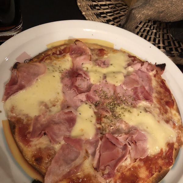 Gluten-Free Pizza at Cafe Sisi