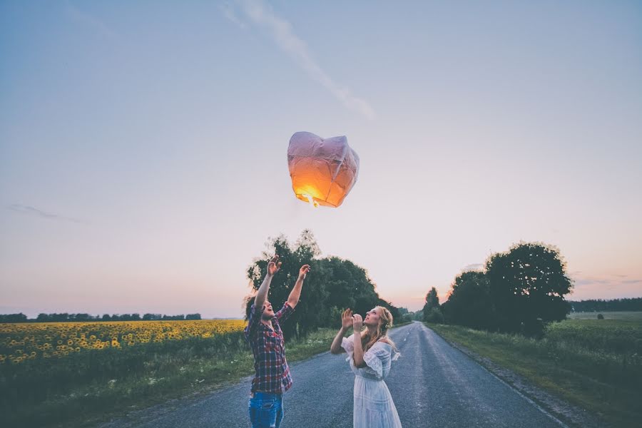 Fotógrafo de casamento Vitaliy Ukhov (uhov). Foto de 3 de julho 2014