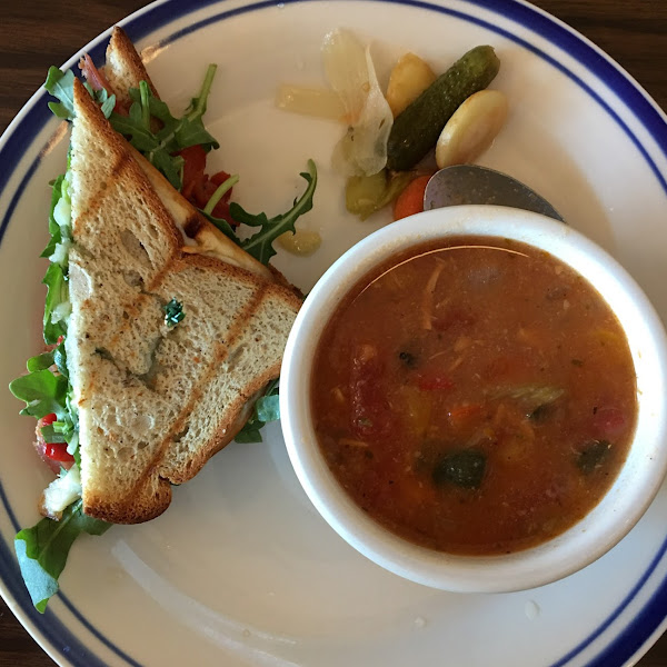 Tomato soup with chicken and gluten free sandwich of prosciutto, havarti cheese and gourmet greens. Side of housemade fermented vegetables.