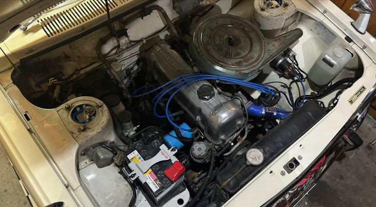 ブルーバードのソレックス44・藤壺タコ足・亀有追加メーター・電動パワステ・デスビ改造に関するカスタム事例の投稿画像2枚目