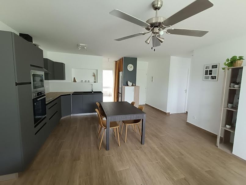 Location meublée appartement 3 pièces 70 m² à Koungou (97600), 1 395 €