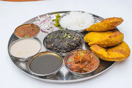 Kala Chicken Thali