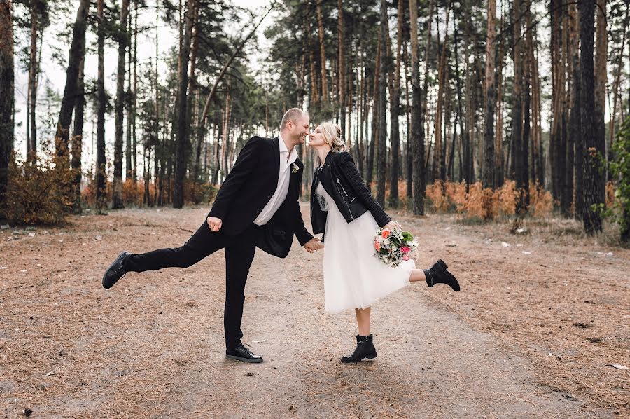 Fotógrafo de casamento Olga Lebed-Latysheva (lebed). Foto de 4 de março 2020