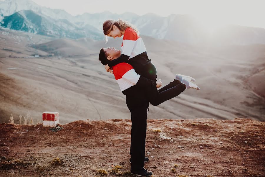 Wedding photographer Adilet Topchubaev (atop). Photo of 24 October 2017