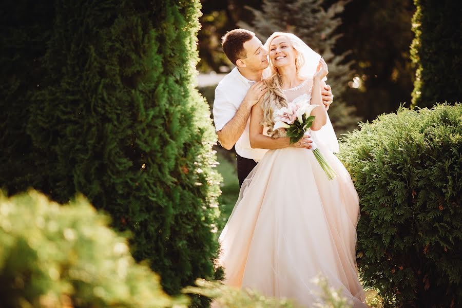 Wedding photographer Dimitriy Romanov (vishneviy). Photo of 2 May 2019