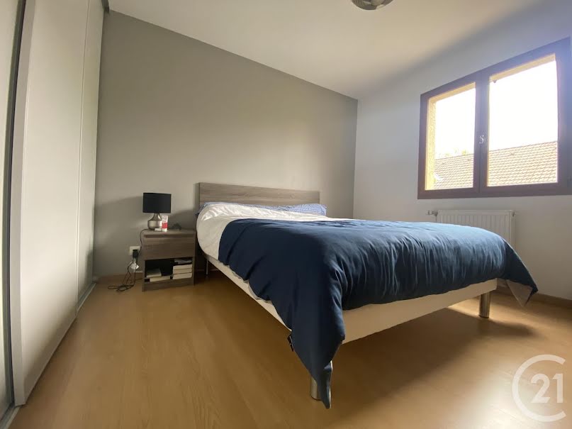 Location  appartement 4 pièces 95.98 m² à Rumilly (74150), 1 340 €