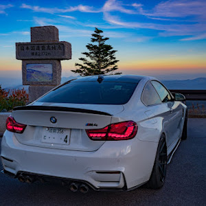 M4 クーペ F82