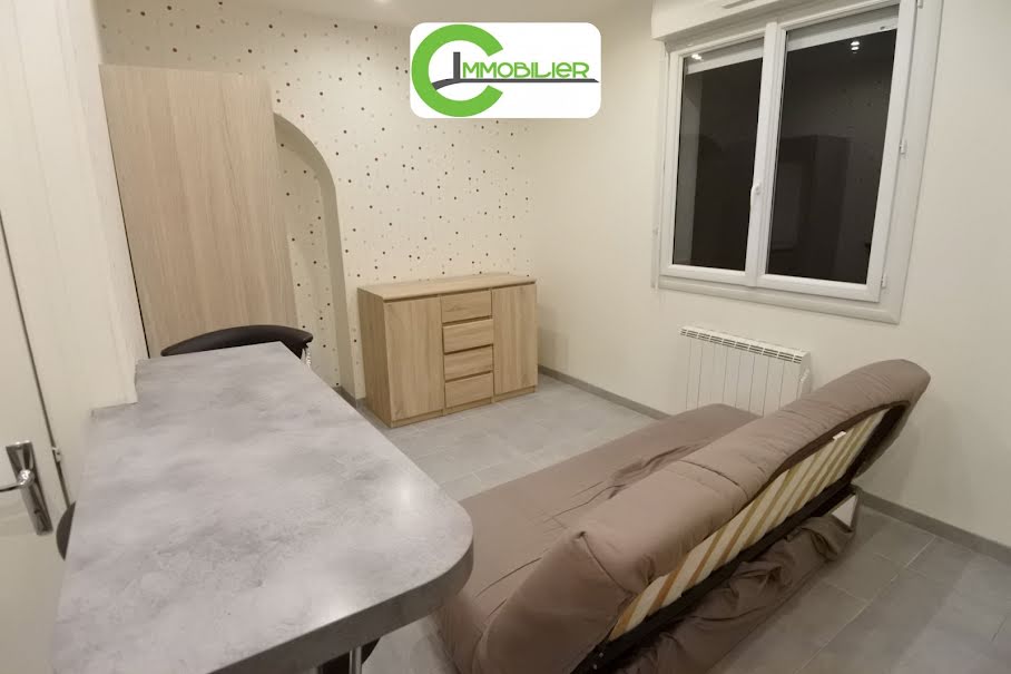 Location  appartement 1 pièce 17.1 m² à La Ferté-Bernard (72400), 300 €