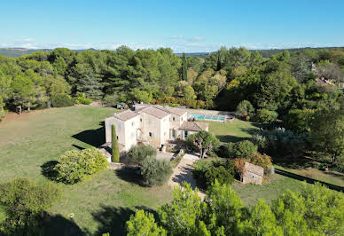 Maison avec piscine et terrasse 15