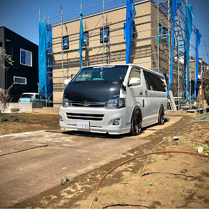 ハイエースバン TRH200V