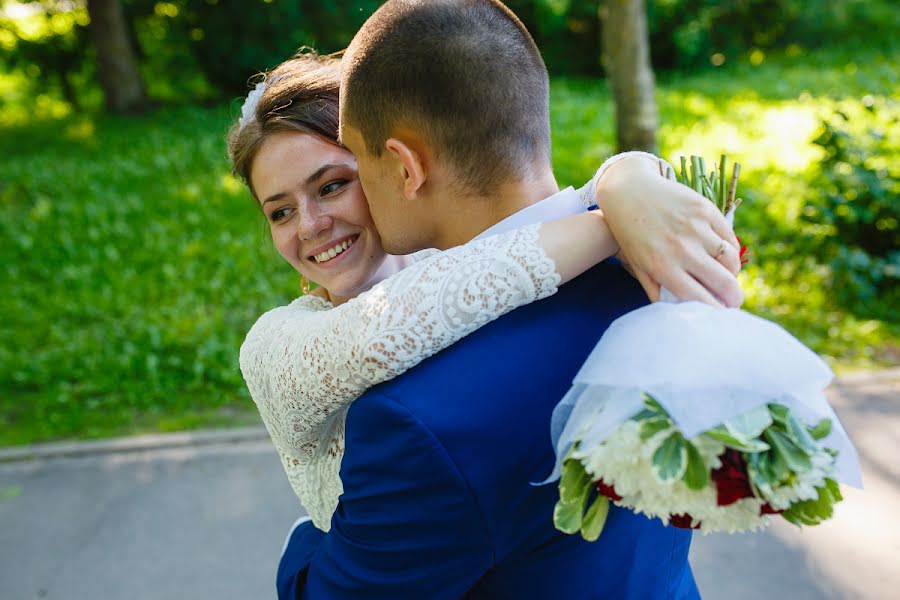 Fotógrafo de casamento Oleg Shishkunov (shishkunov). Foto de 7 de fevereiro 2017