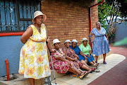 Ten Sisters representatives: Eunice Sibeko, Mary Mokgoboloto, Lydia Mazibuko, Popiki Mamokwane, Pulane Shongwe and Patricia Manqele.