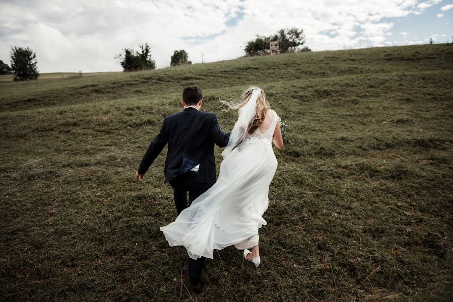 Nhiếp ảnh gia ảnh cưới Laura Matthews (rosemaryphoto). Ảnh của 9 tháng 3 2020