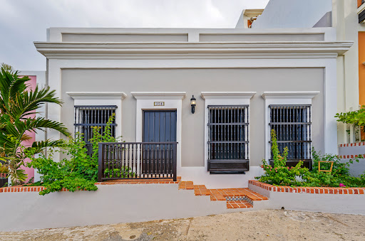 House with terrace 1