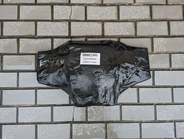 ハイラックスのTOYLUX・HILUX・AFN・デフガード・スキッドプレートに関するカスタム事例の投稿画像1枚目