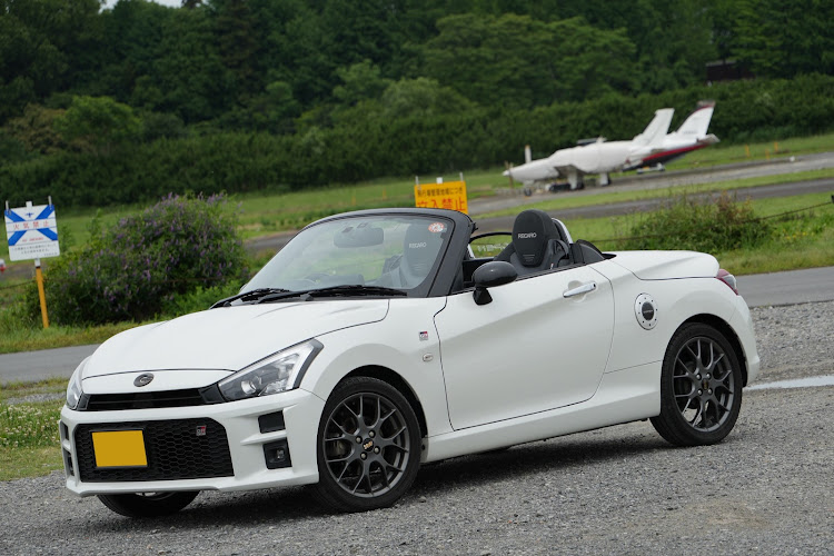 コペンのSONY α7CII・免許更新してきました・鴻巣免許センター・ホンダエアポート・飛行機とコラボに関するカスタム事例の投稿画像3枚目