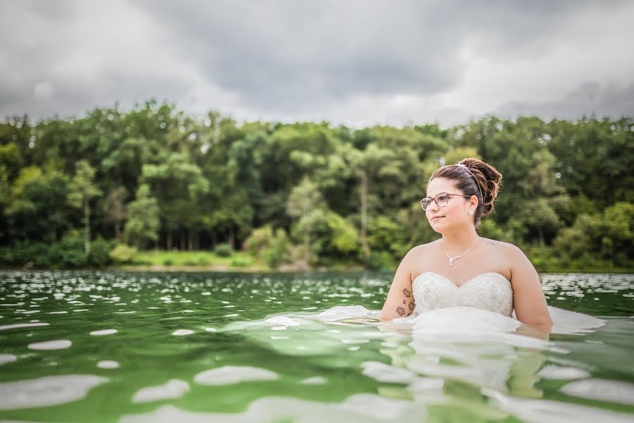 Fotógrafo de casamento Julian Dörr (kurznach12). Foto de 20 de março 2019