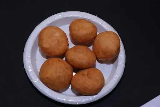 Gujarati Khatti Meethi Kachori [Mini]