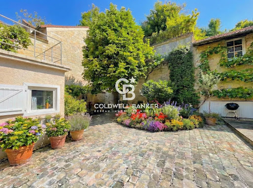 House with terrace 2