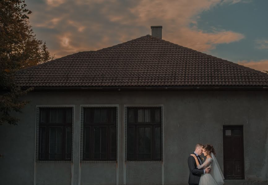 婚礼摄影师Catalin Gogan（gogancatalin）。2017 10月5日的照片