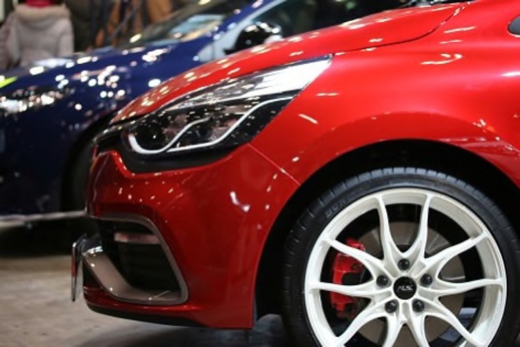 ルーテシアのcarol racing Renault・Weds Sport・白いホイール・あなたの車へのこだわりは？・ルーテシア好きな人と繋がりたいに関するカスタム事例の投稿画像6枚目