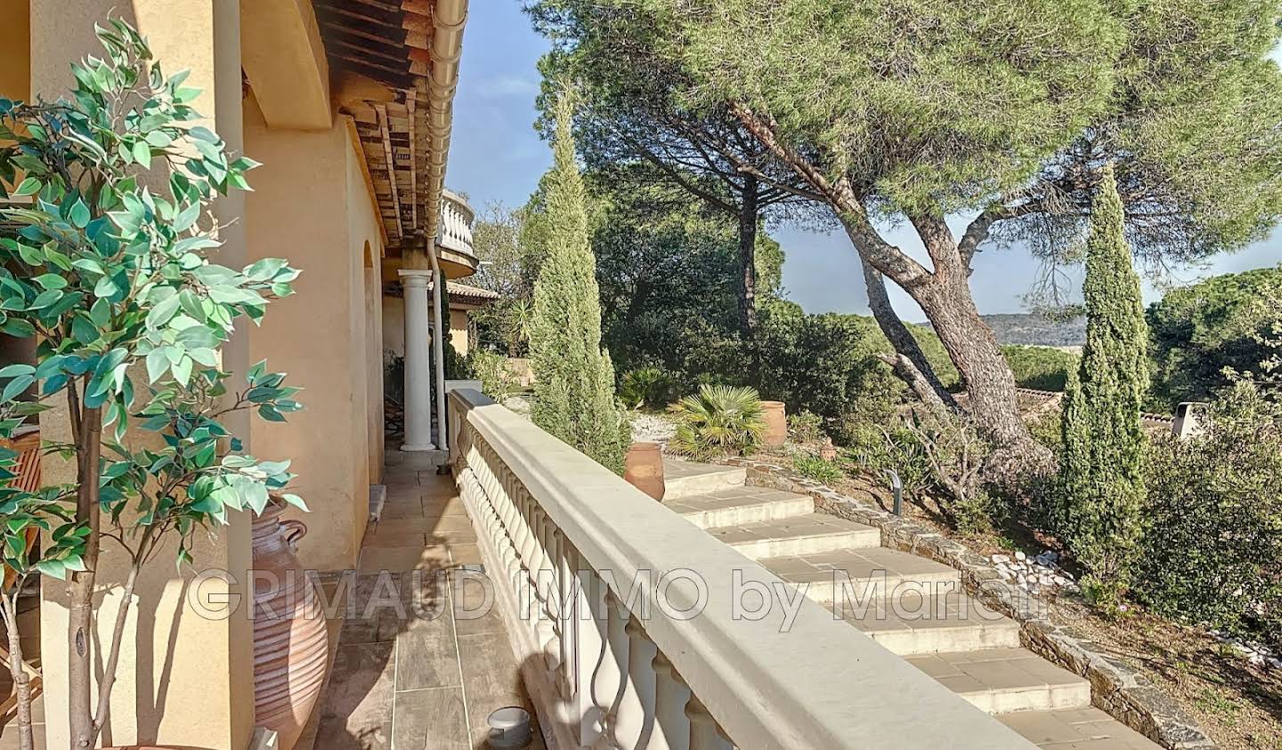 Maison avec terrasse Cogolin