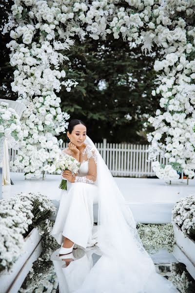 Fotógrafo de casamento Syymyk Apizov (phsyimyk). Foto de 17 de outubro 2023