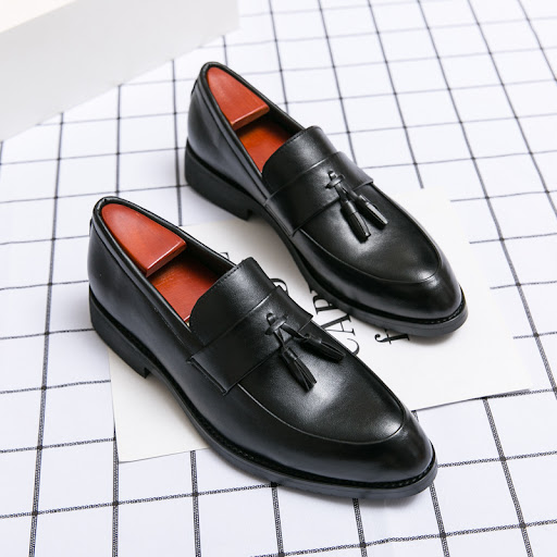 Title 2, Casual Mens Leather Loafers with Classic Tasse...