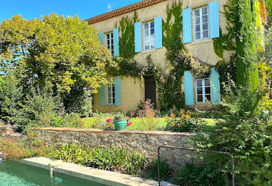 Maison avec piscine et jardin 18