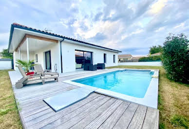 Maison avec piscine et terrasse 4