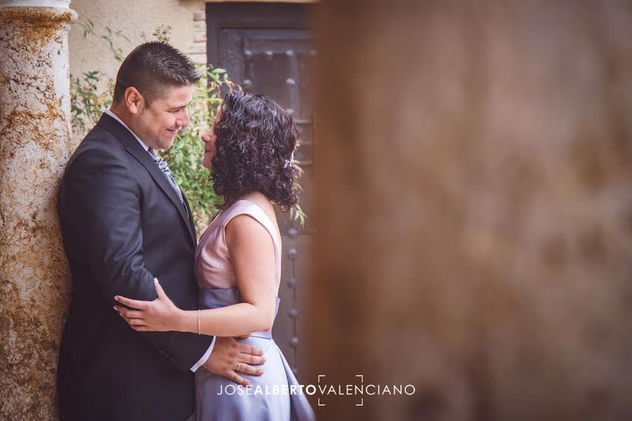 Fotografo di matrimoni Jose Alberto Valenciano (josealbertov). Foto del 23 maggio 2019