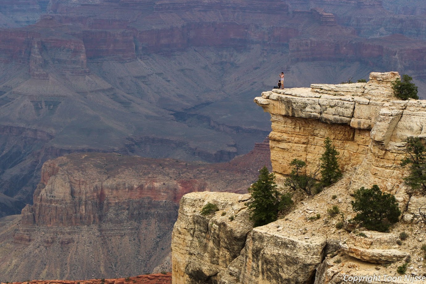 Sommige mensen willen perse op het randje staan, Grand Canyon