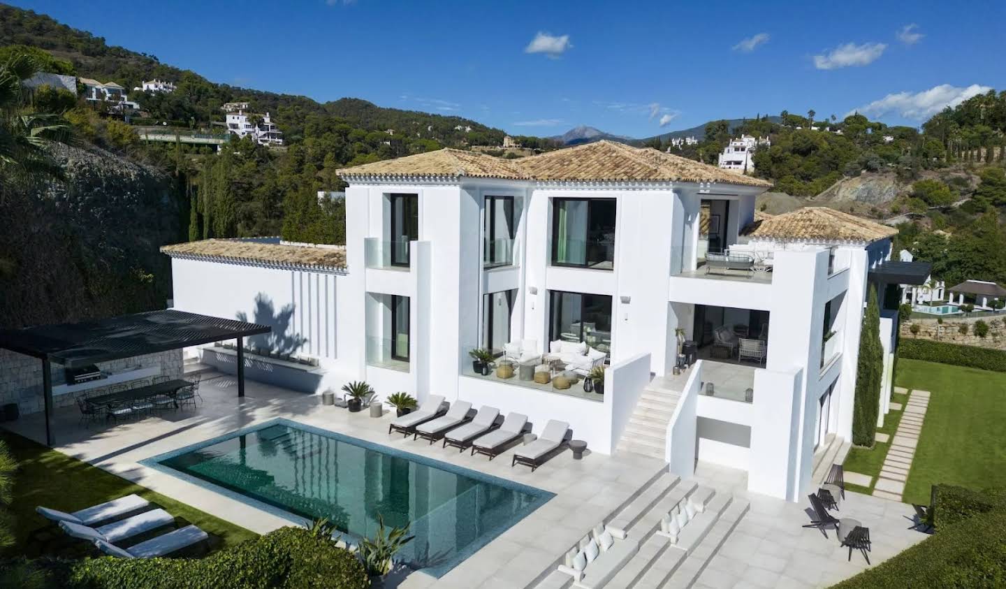 Villa with pool and garden Marbella