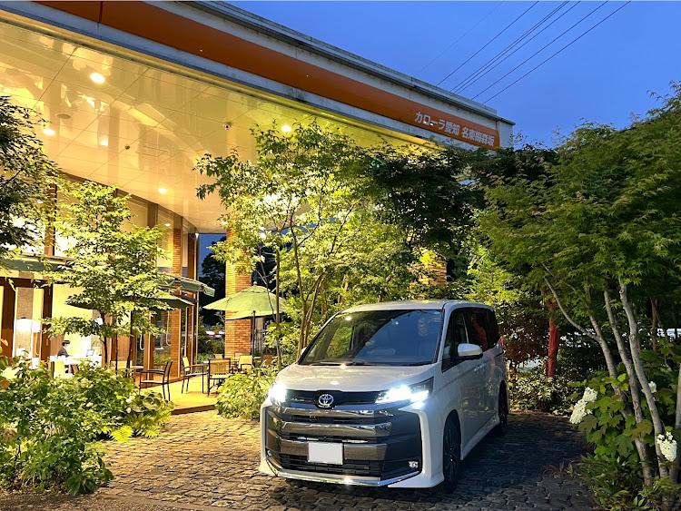 ノアの祝納車・納車・ミニバン・ファミリーカー・カローラに関するカスタム事例の投稿画像1枚目