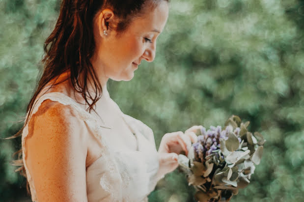 Fotografo di matrimoni Ayelen Colombo (ayelencolombo). Foto del 10 aprile 2020