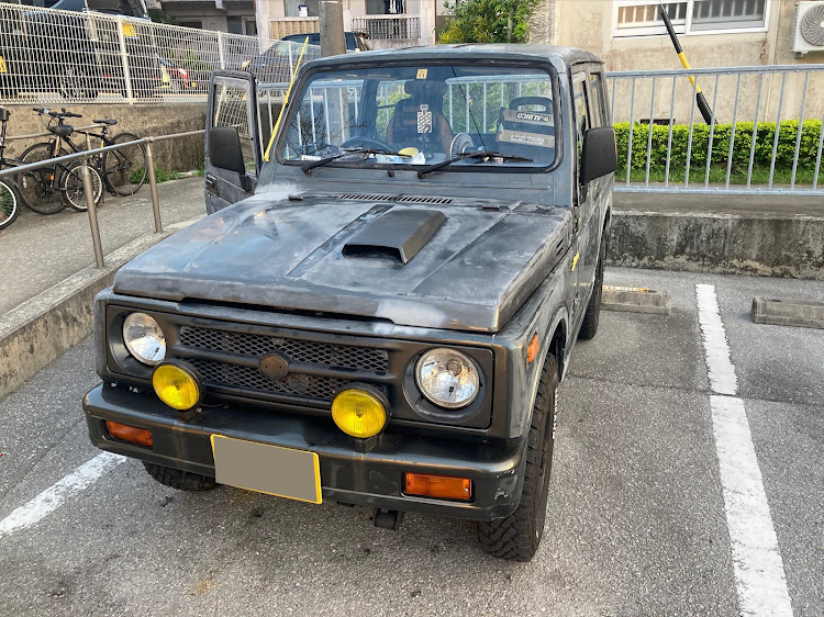 ジムニーの塗装DIY・バンパー交換・ジムニーJA11Vに関するカスタム事例の投稿画像1枚目