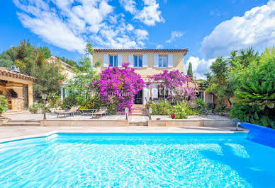 Maison avec piscine et terrasse 6