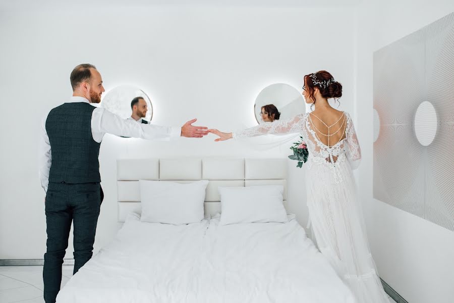 Fotografo di matrimoni Yuliya Velichko (julija). Foto del 17 febbraio 2020