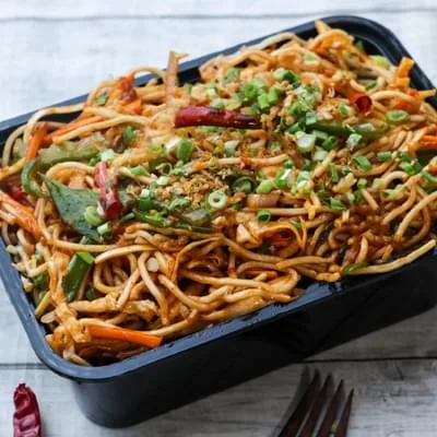 Veggie Noodles In Schezwan Sauce Regular